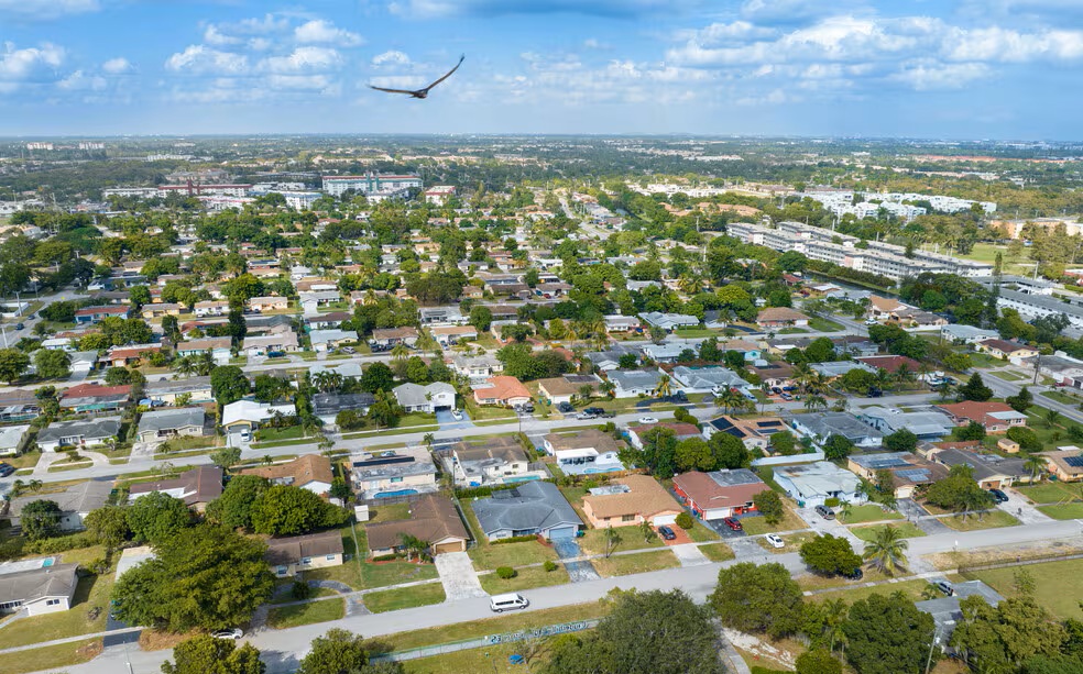 Top Wholesale Suppliers in Lauderhill, FL-Coastal Surplus Solutions