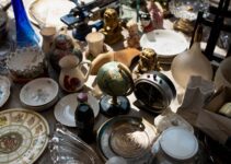 Collectibles in Liquidation Lots: Antique, Memorabilia & Vintage Surplus