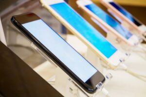 Electronics Liquidation: iPhone, Samsung & Tech Surplus Buying Guide