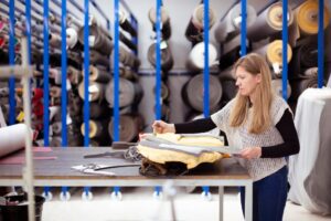 How to Source Designer Apparel Liquidation Pallets: 2025 Wholesale Buying Guide