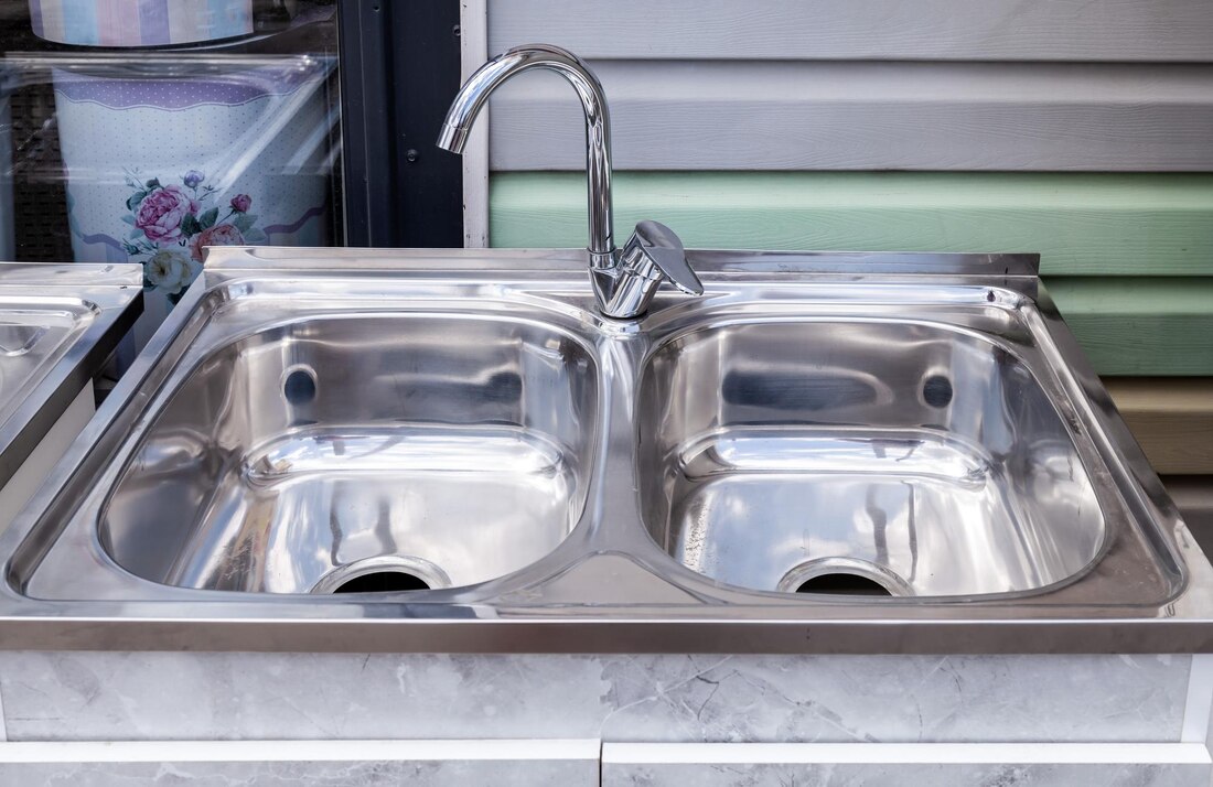 Kitchen & Bath Liquidation Faucets, Sinks & Fixture Surplus Deals 2– Coastal Surplus Solutions