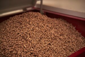 Pet Food Liquidation Lots: Premium Dog Food & Cat Food Surplus