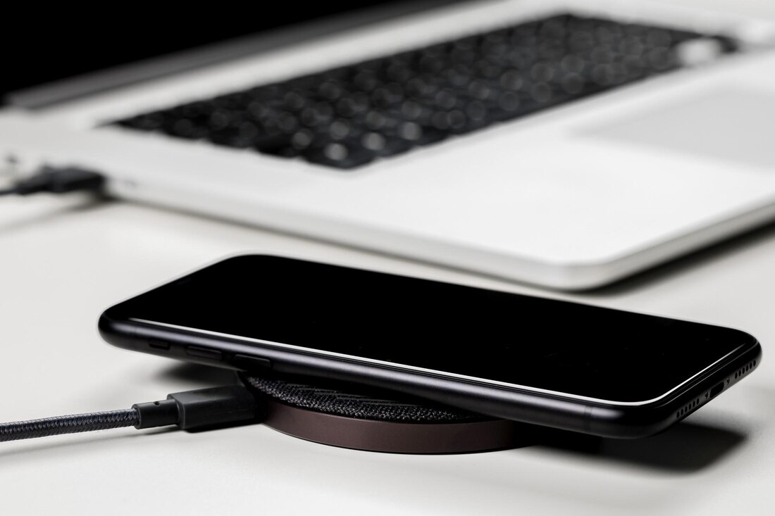 Phone Accessory Liquidation Wireless Charger & Power Bank Surplus Lots 2– Coastal Surplus Solutions